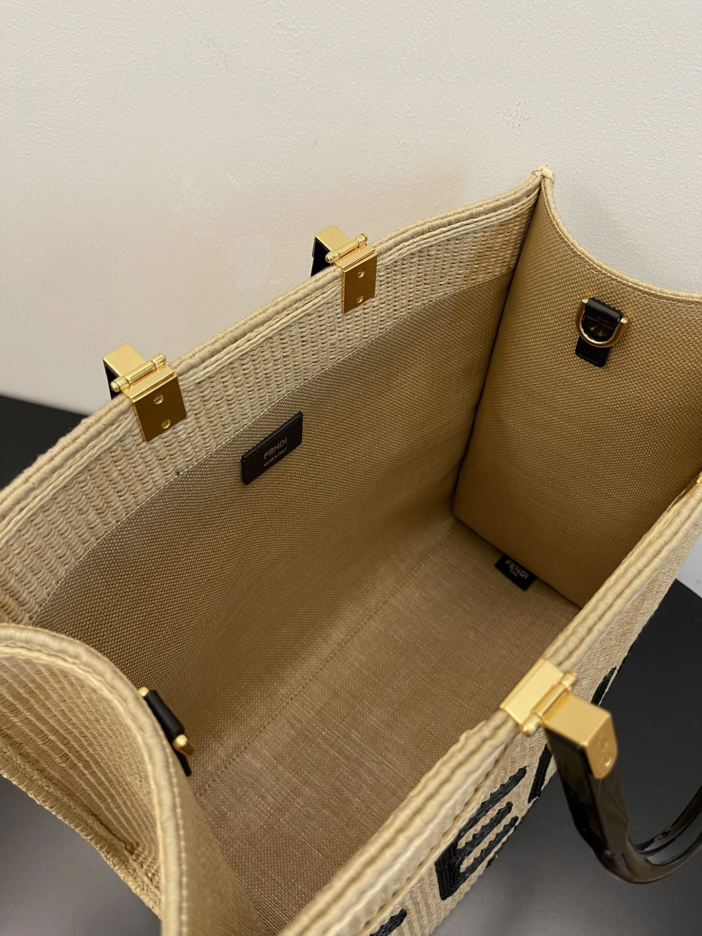 Minimalist Fendi Shopping Bags 69656