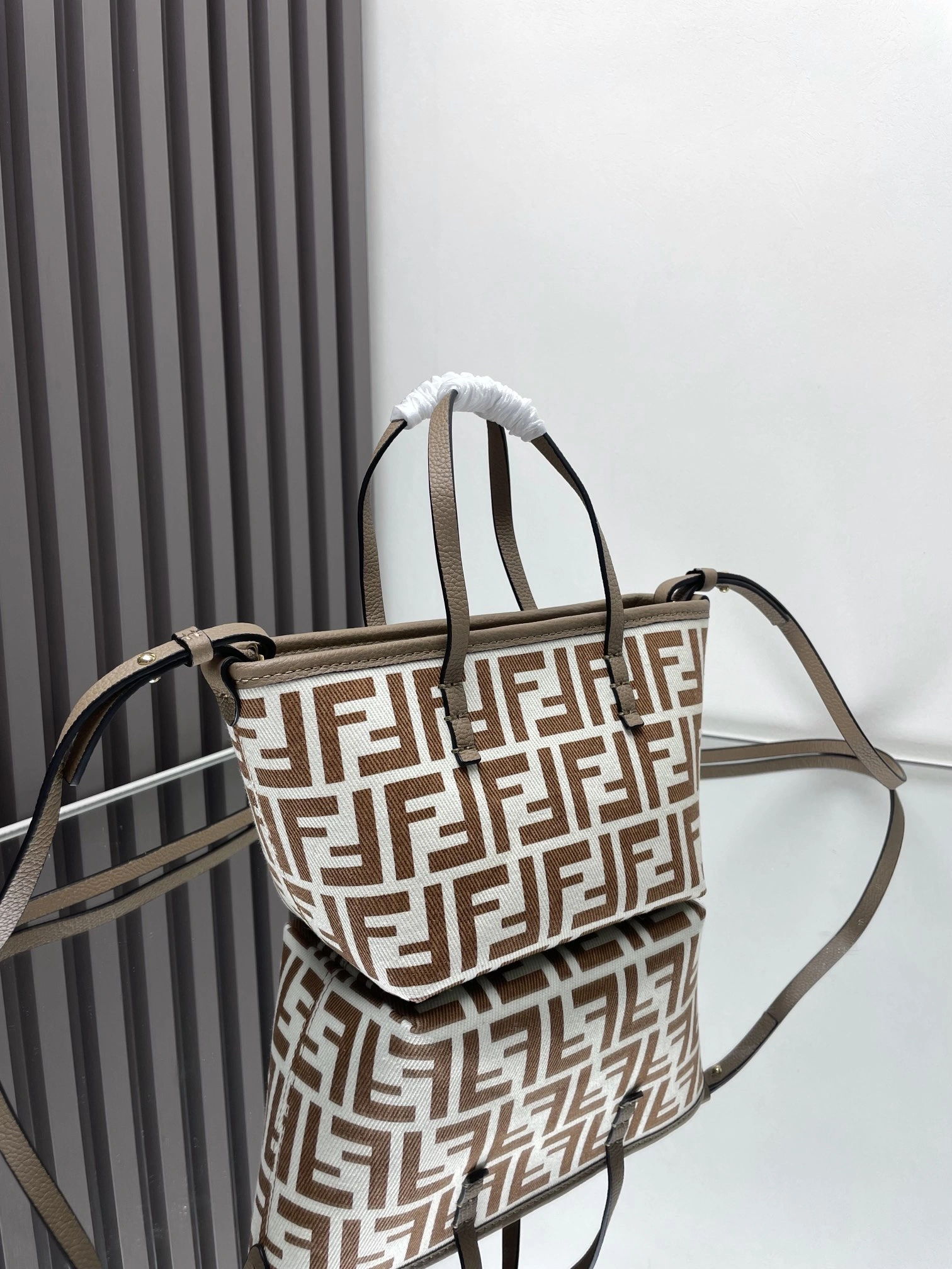 SunProtective Fendi Shopping Bags 69662