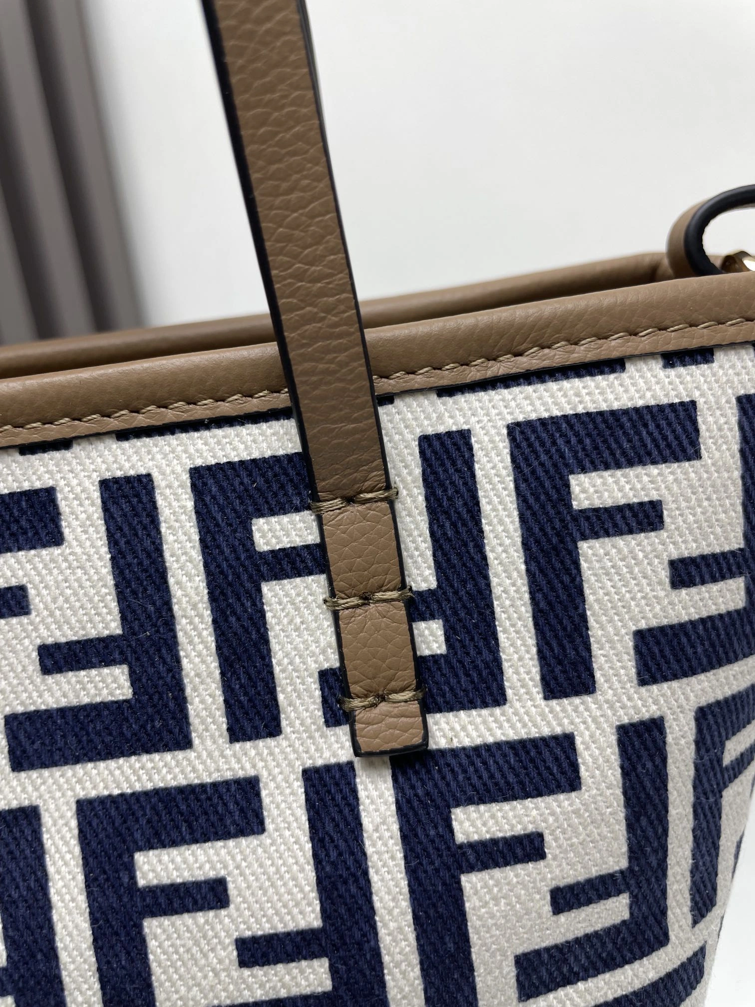 Fendi Shopping Bags Neat 69661