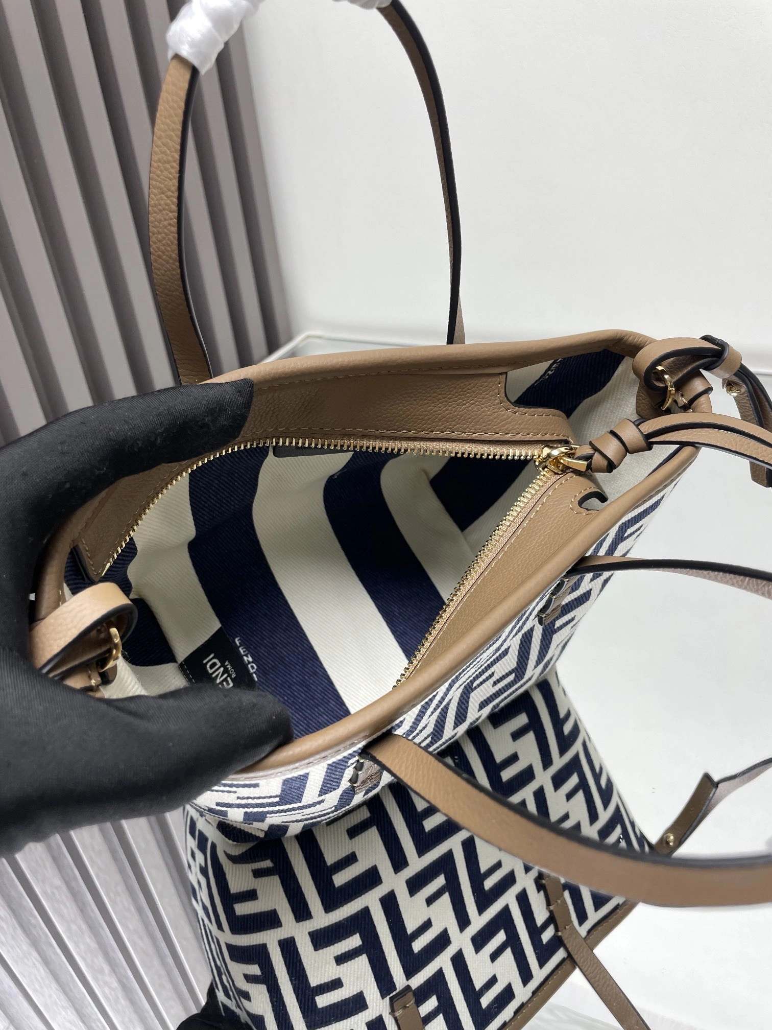Fendi Shopping Bags Neat 69661