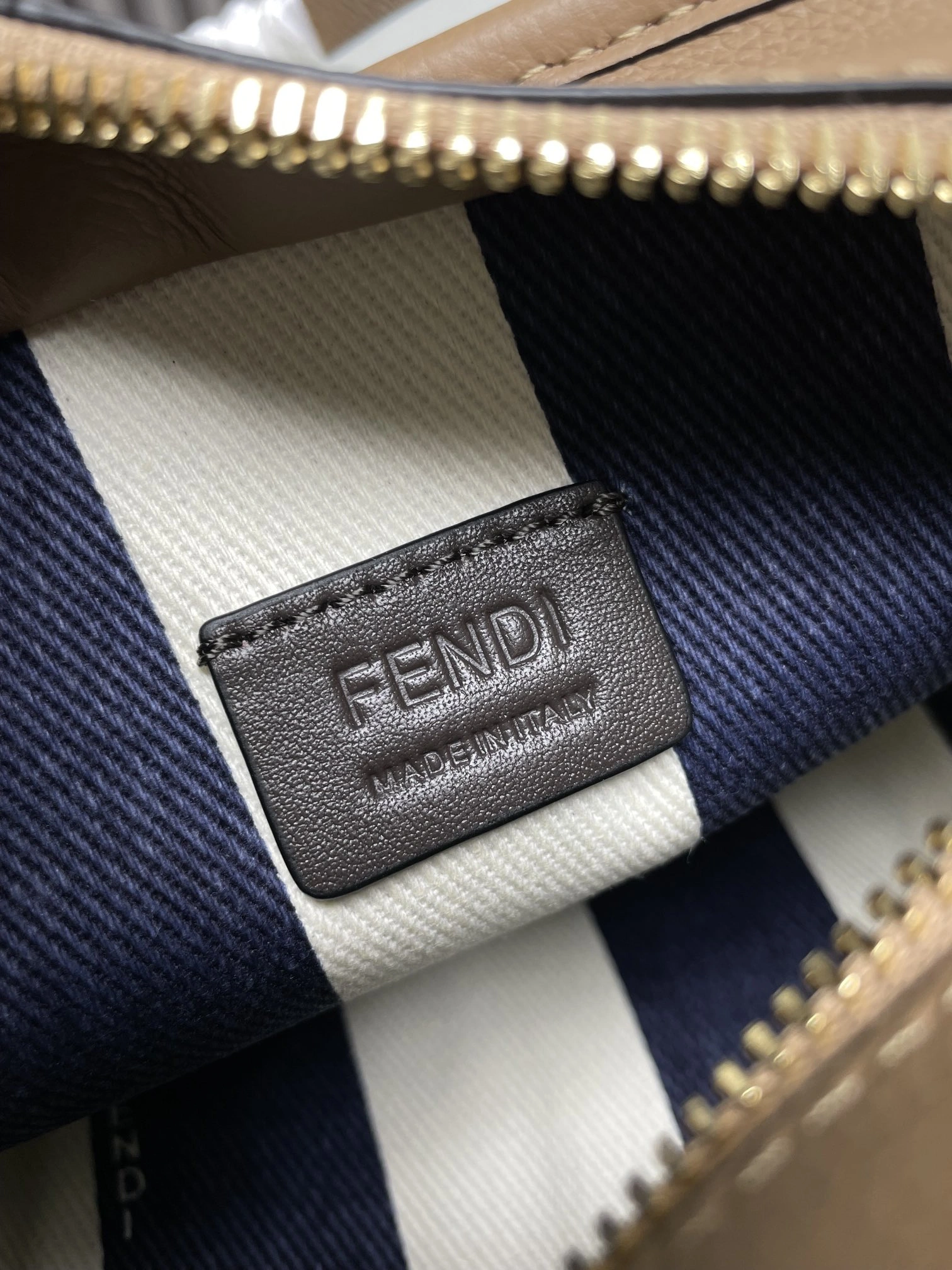 Fendi Shopping Bags Neat 69661