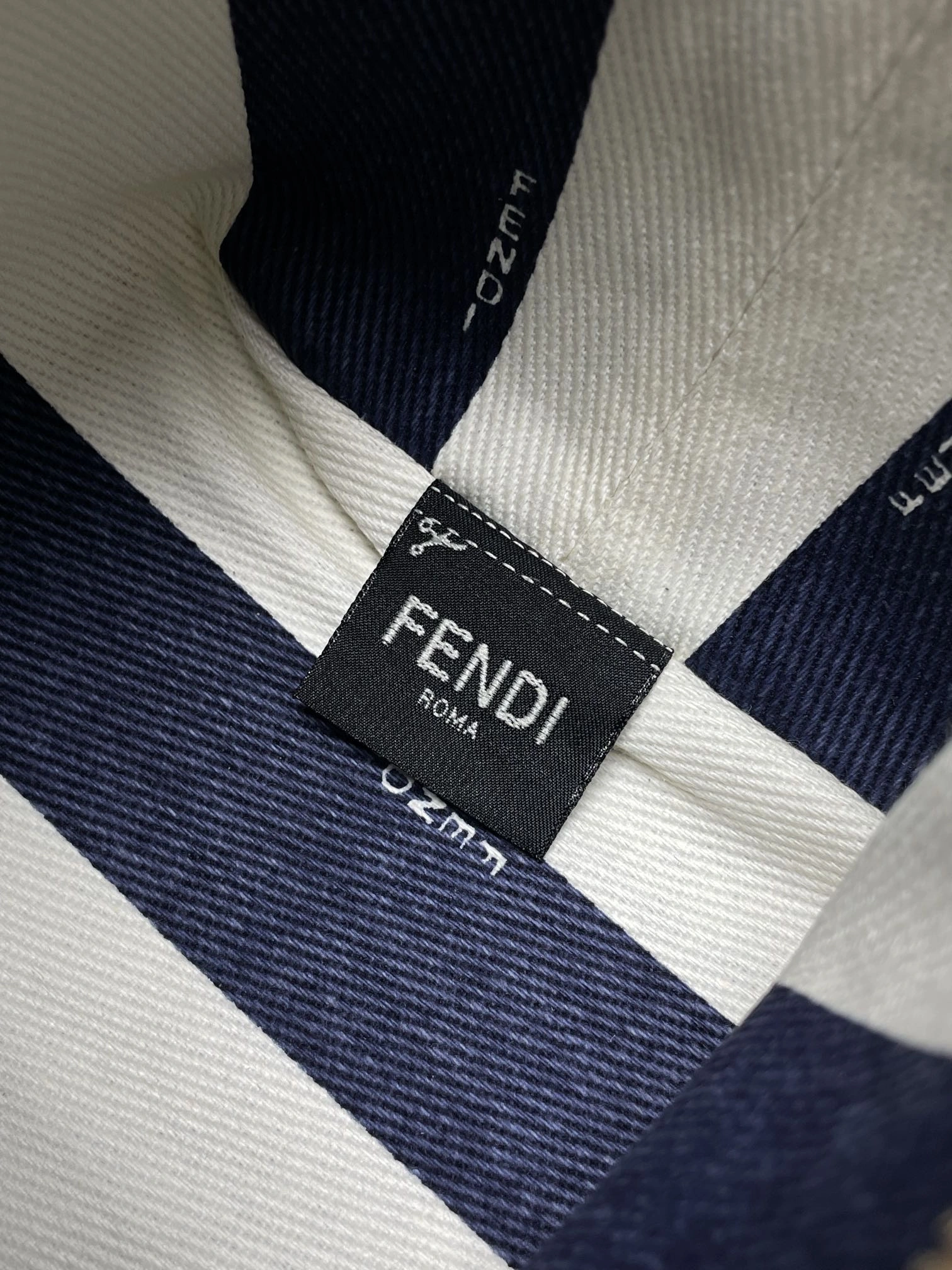 Fendi Shopping Bags Neat 69661