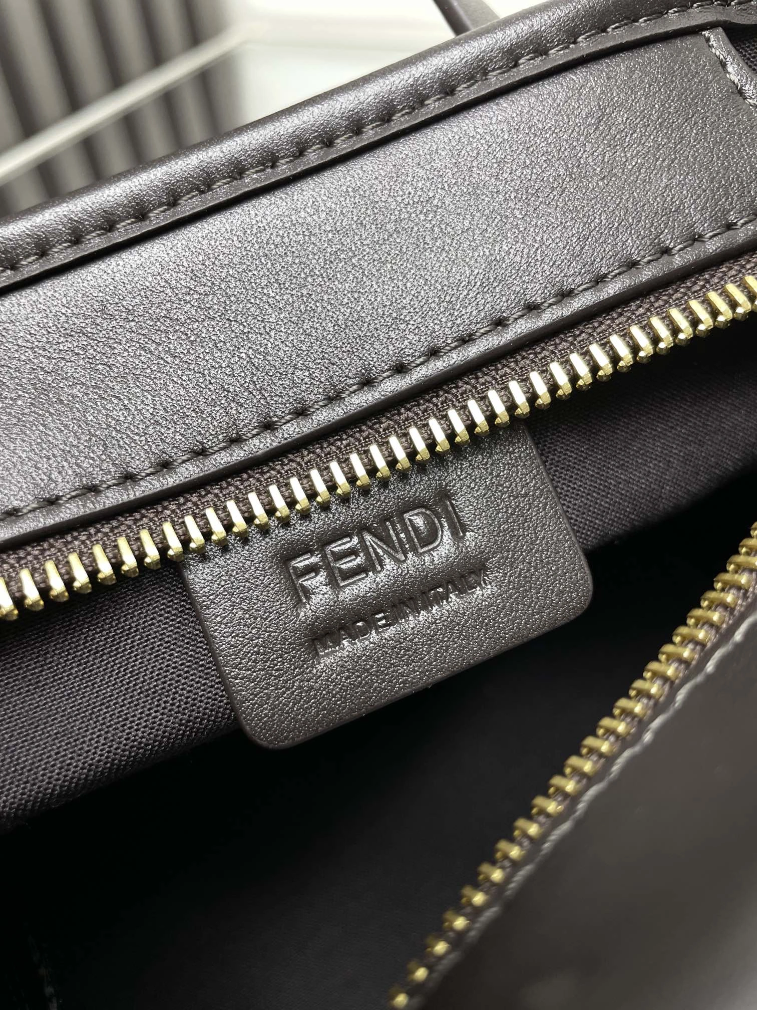 Unisex Fendi Shopping Bags 69652