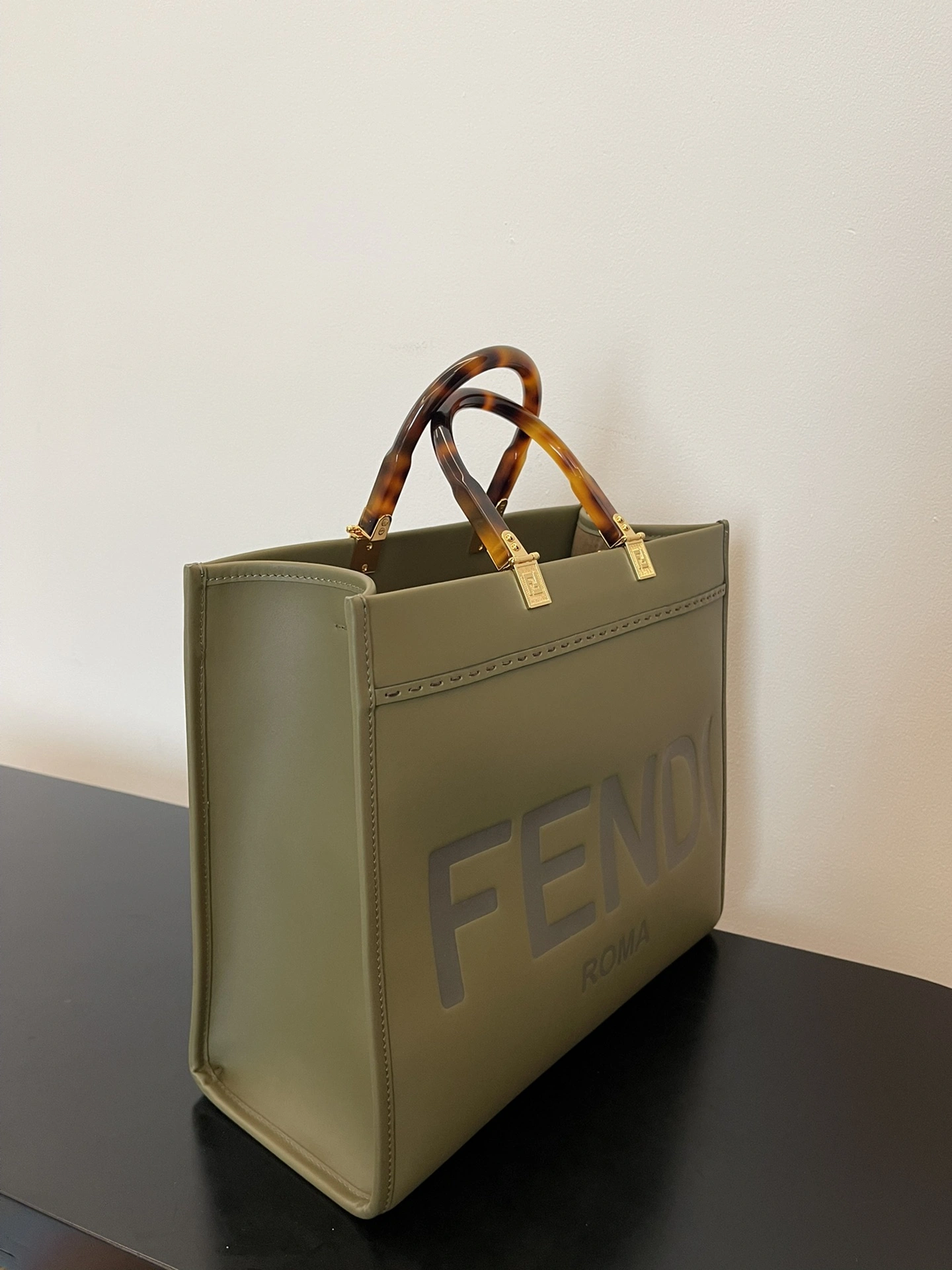 Refined Fendi Shopping Bags 69648