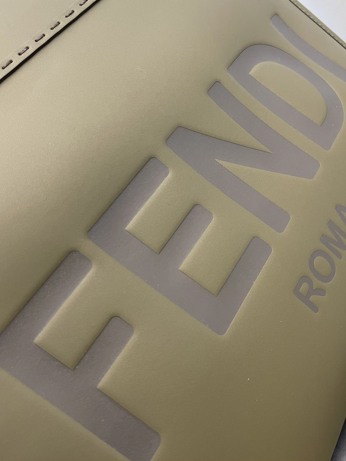 Refined Fendi Shopping Bags 69648