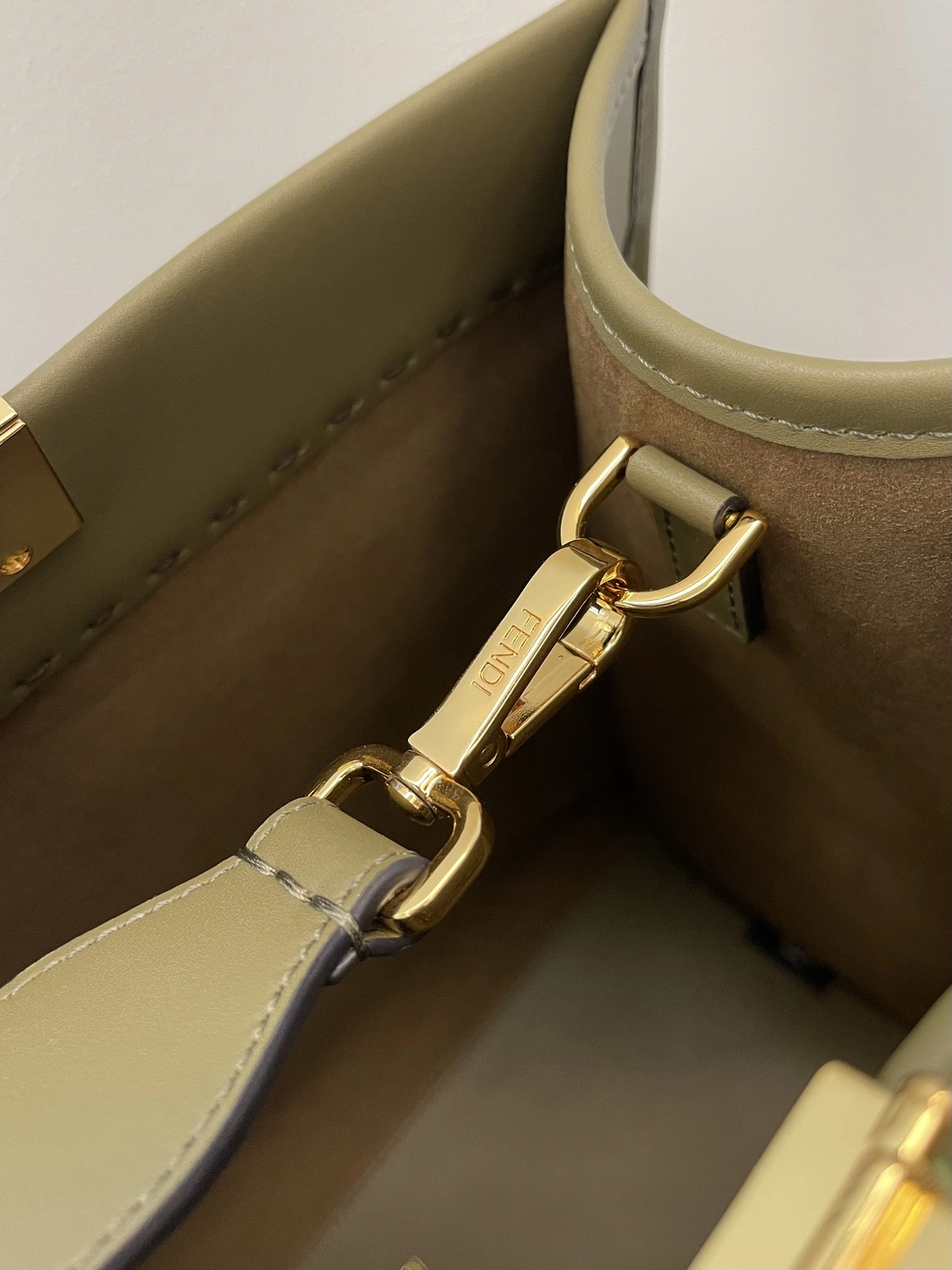 Refined Fendi Shopping Bags 69648