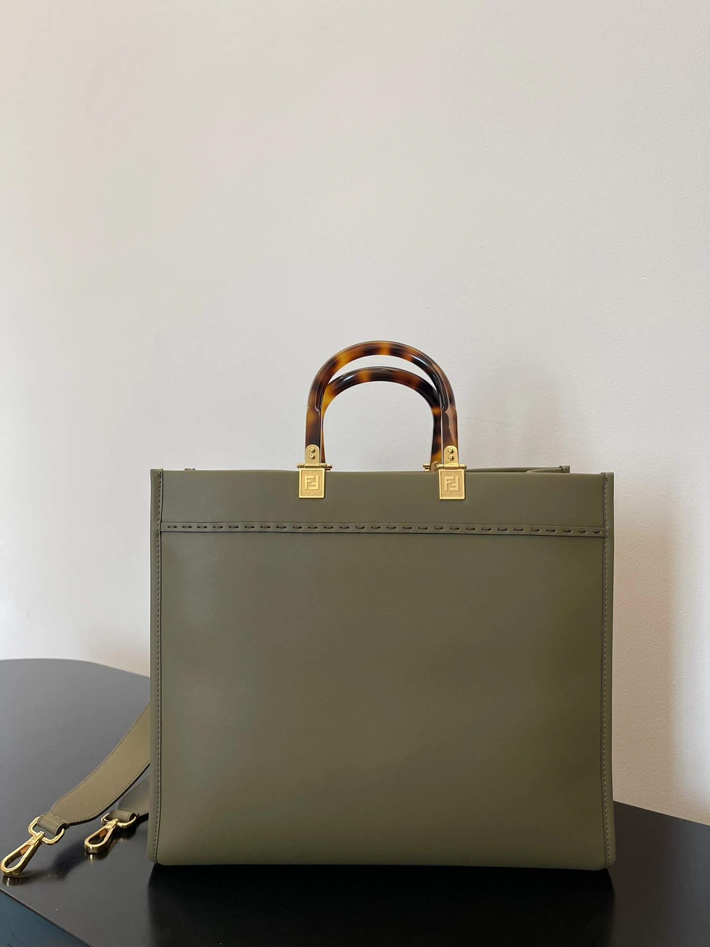 Refined Fendi Shopping Bags 69648
