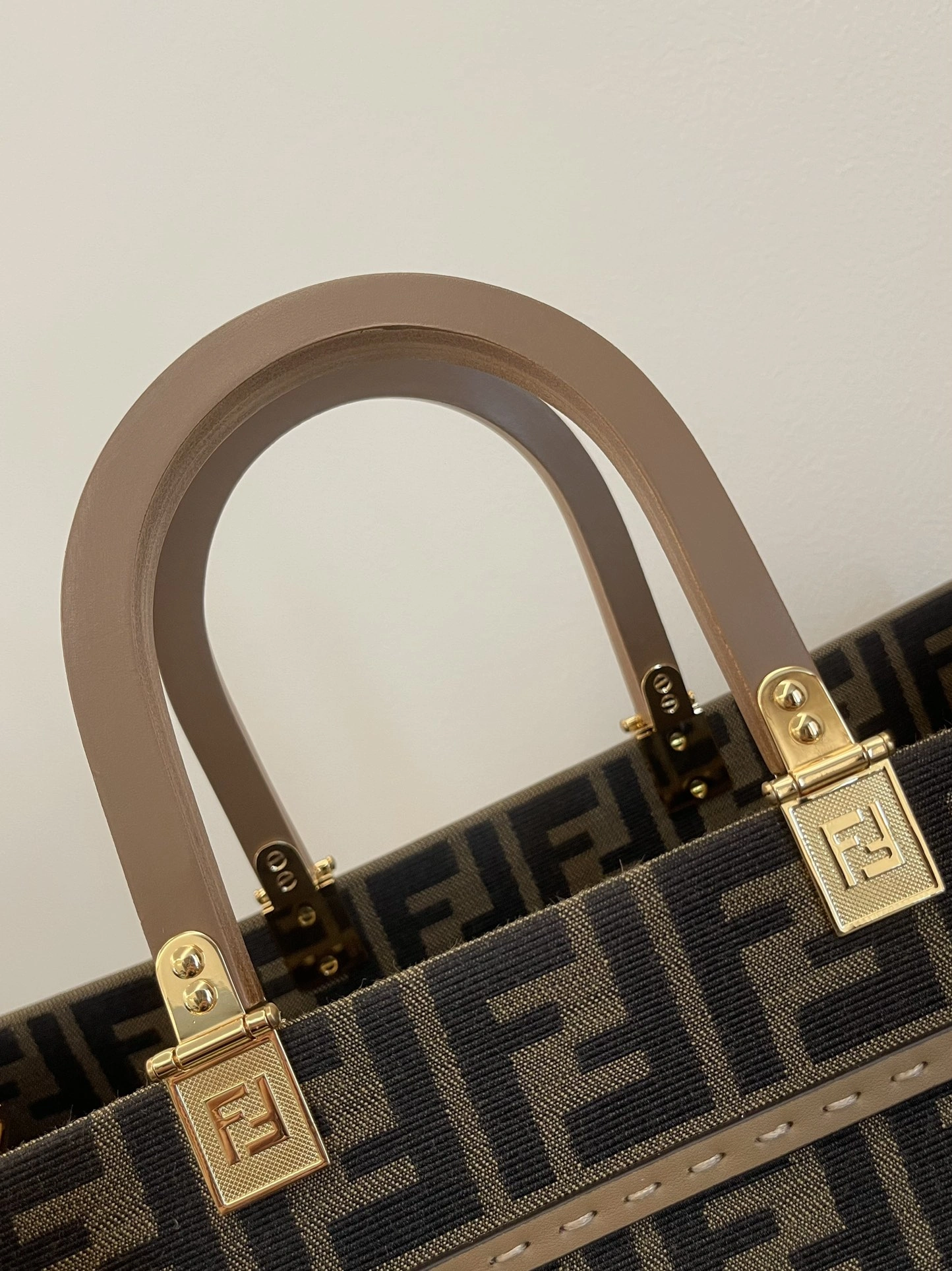 AllSeason Fendi Shopping Bags 69650