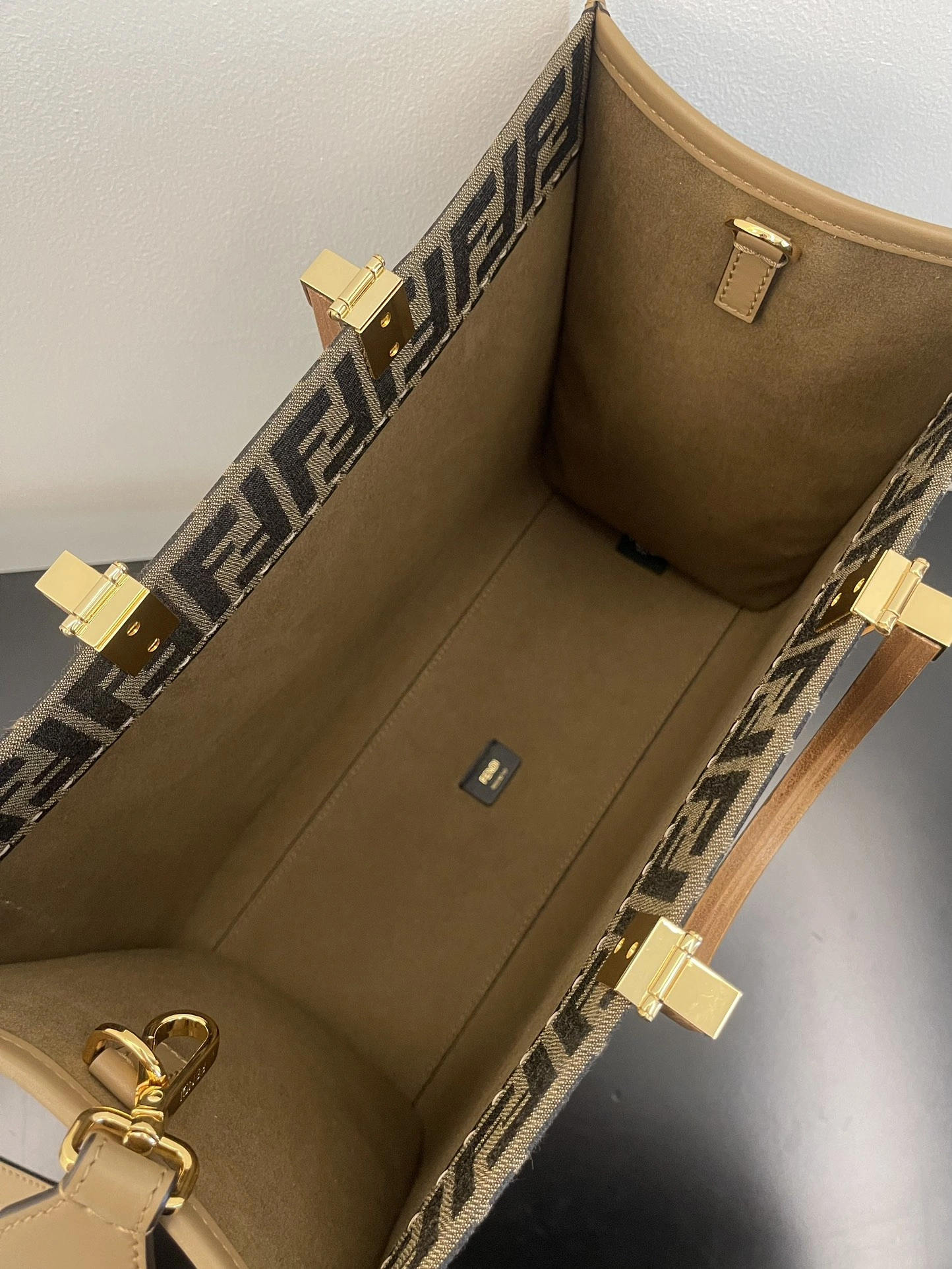 AllSeason Fendi Shopping Bags 69650