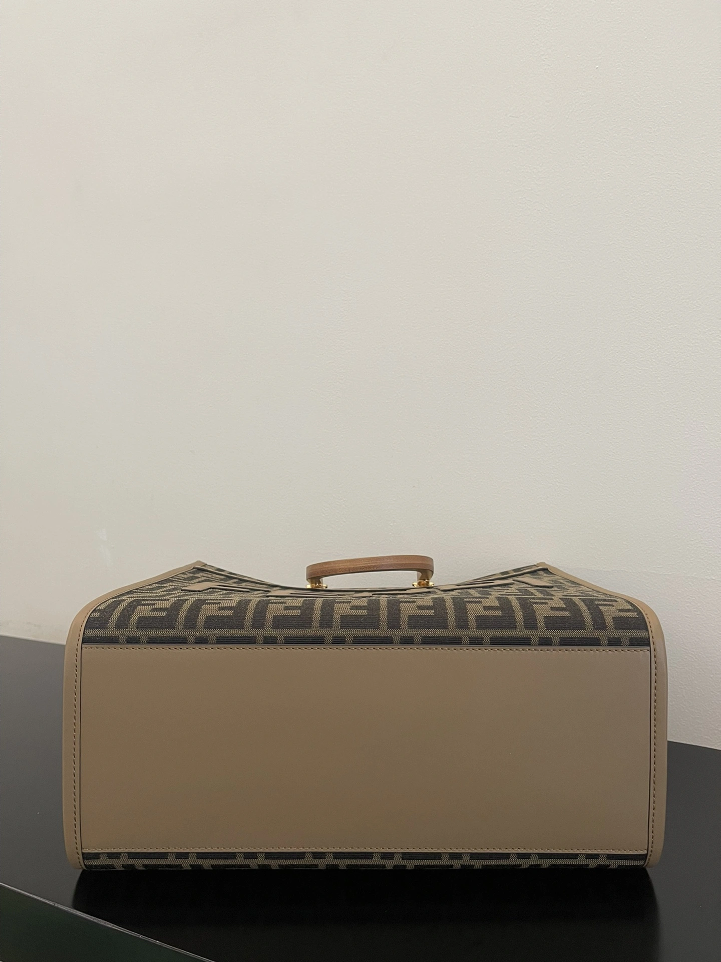 AllSeason Fendi Shopping Bags 69650