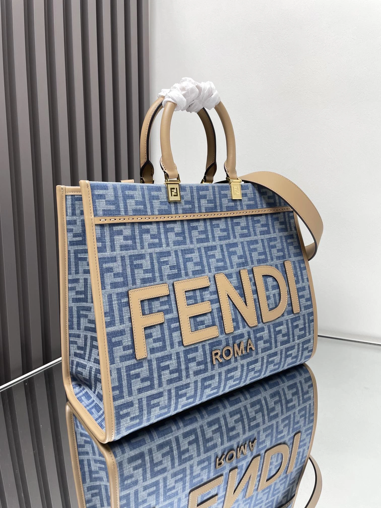 Snug Fendi Shopping Bags 69687