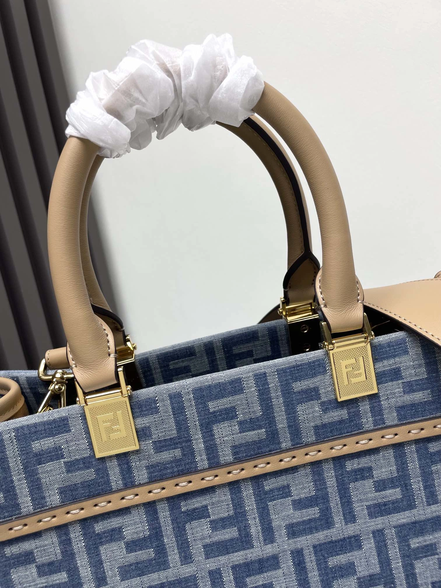 Snug Fendi Shopping Bags 69687