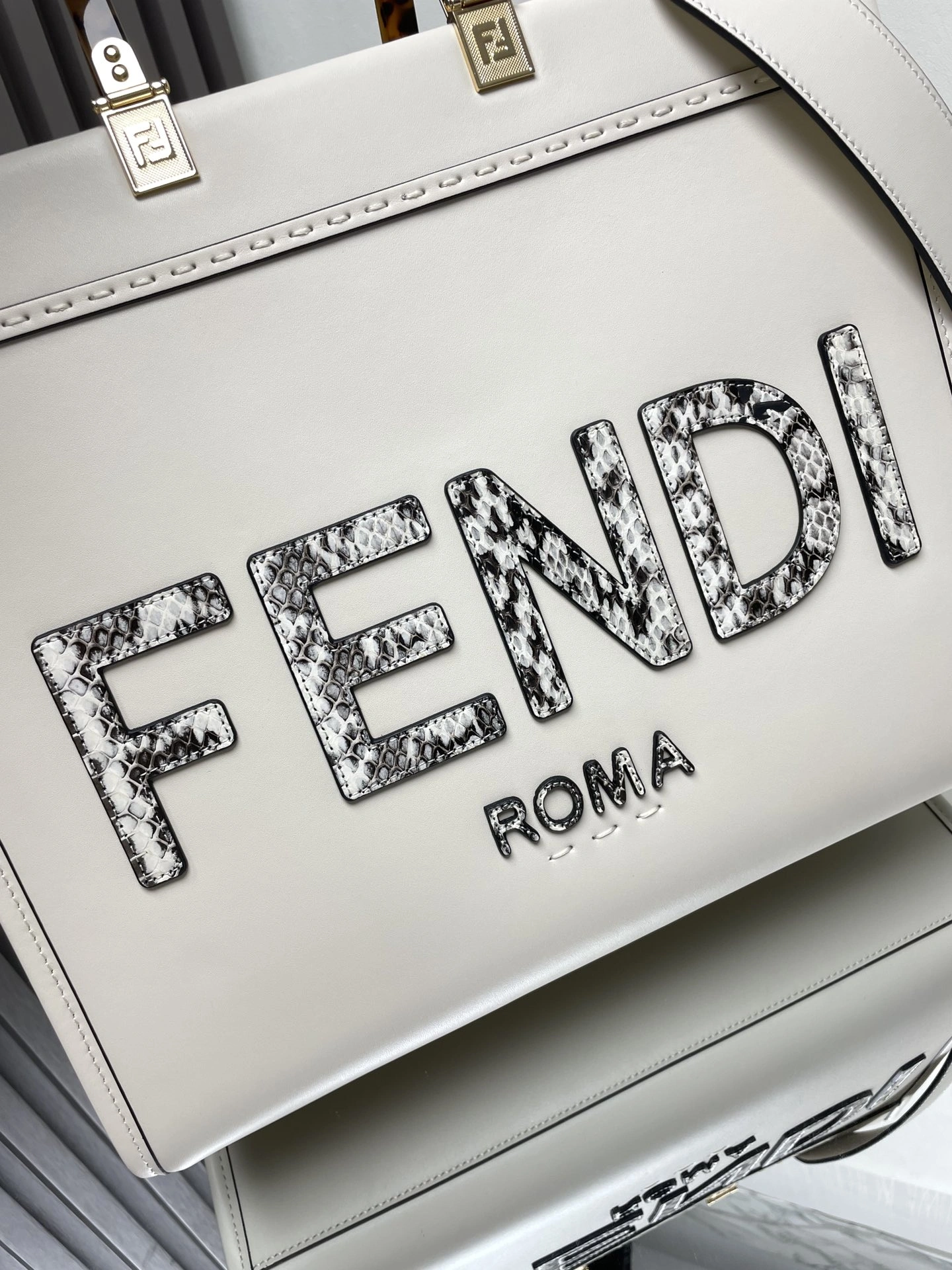Fendi Shopping Bags ZeroBulk 69726