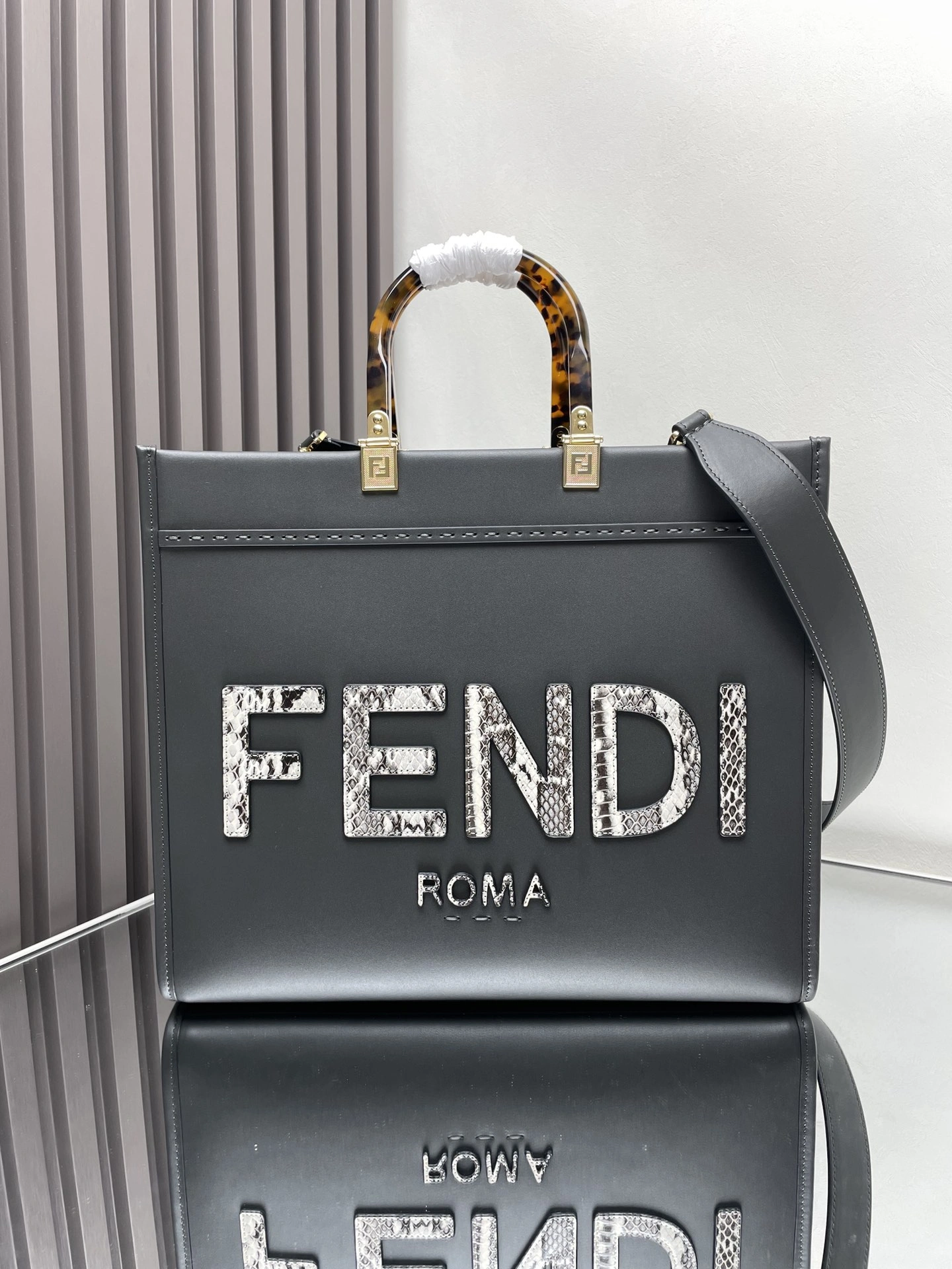 Practical Fendi Shopping Bags 69644
