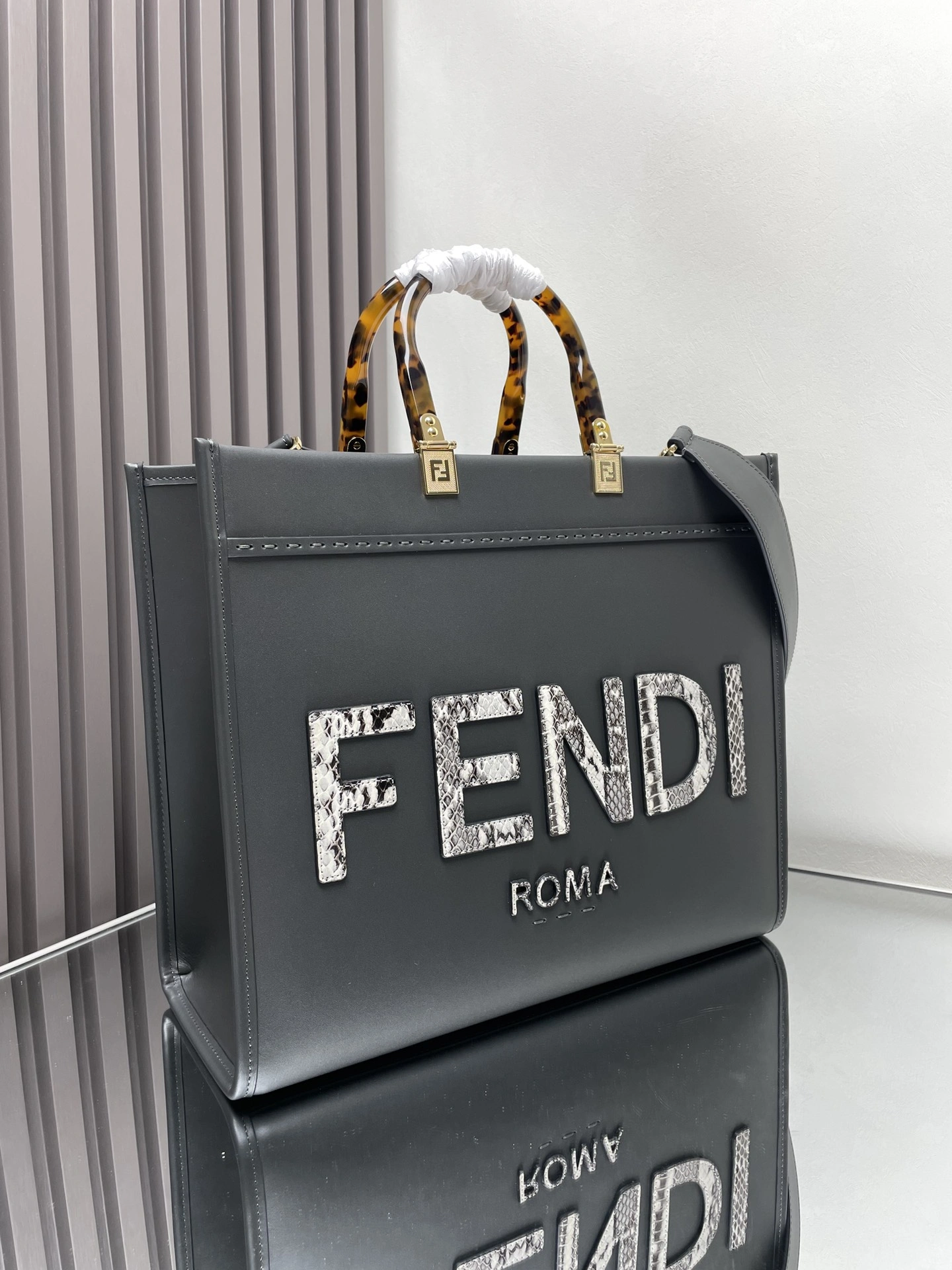 Practical Fendi Shopping Bags 69644