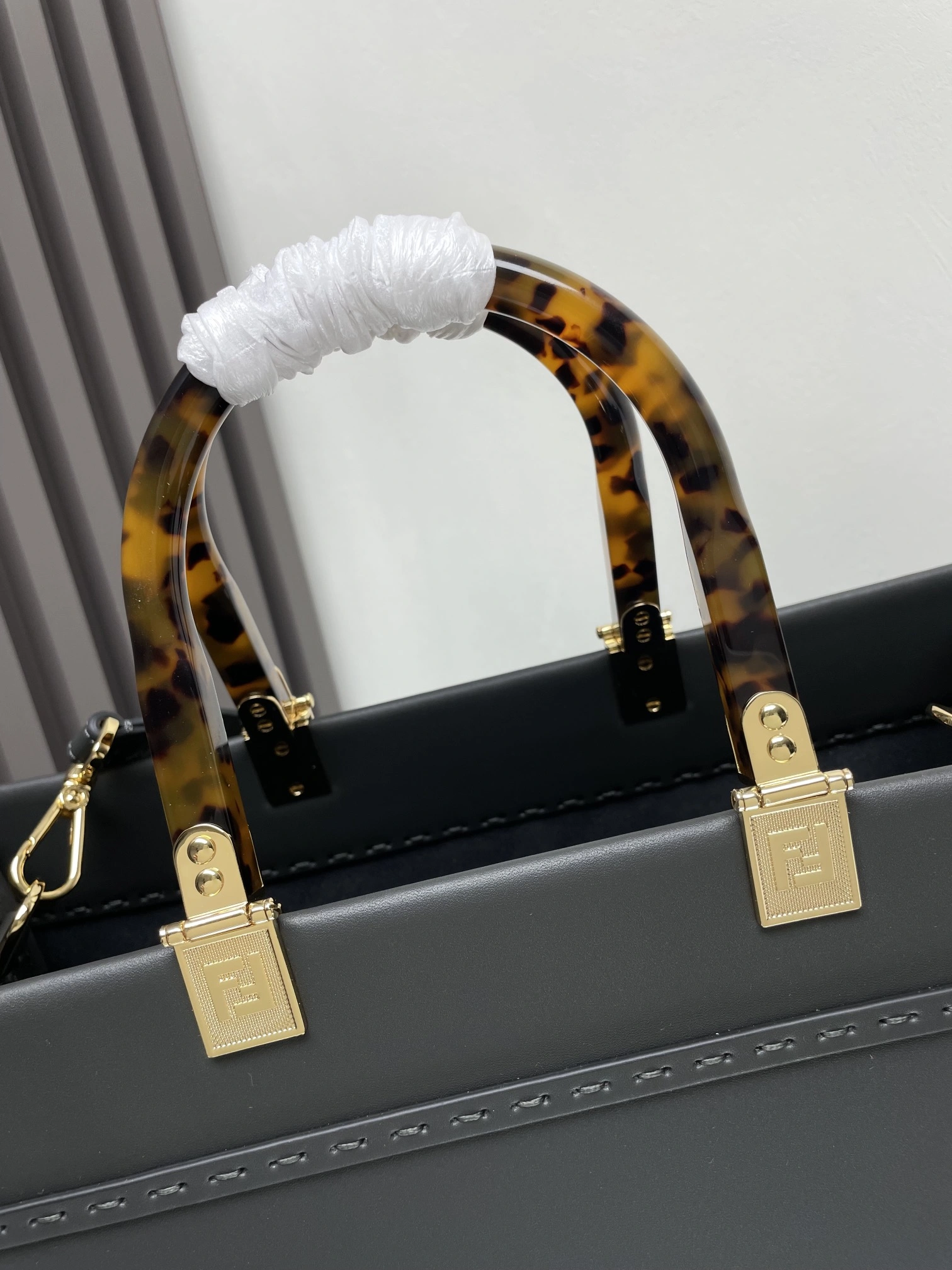 Practical Fendi Shopping Bags 69644