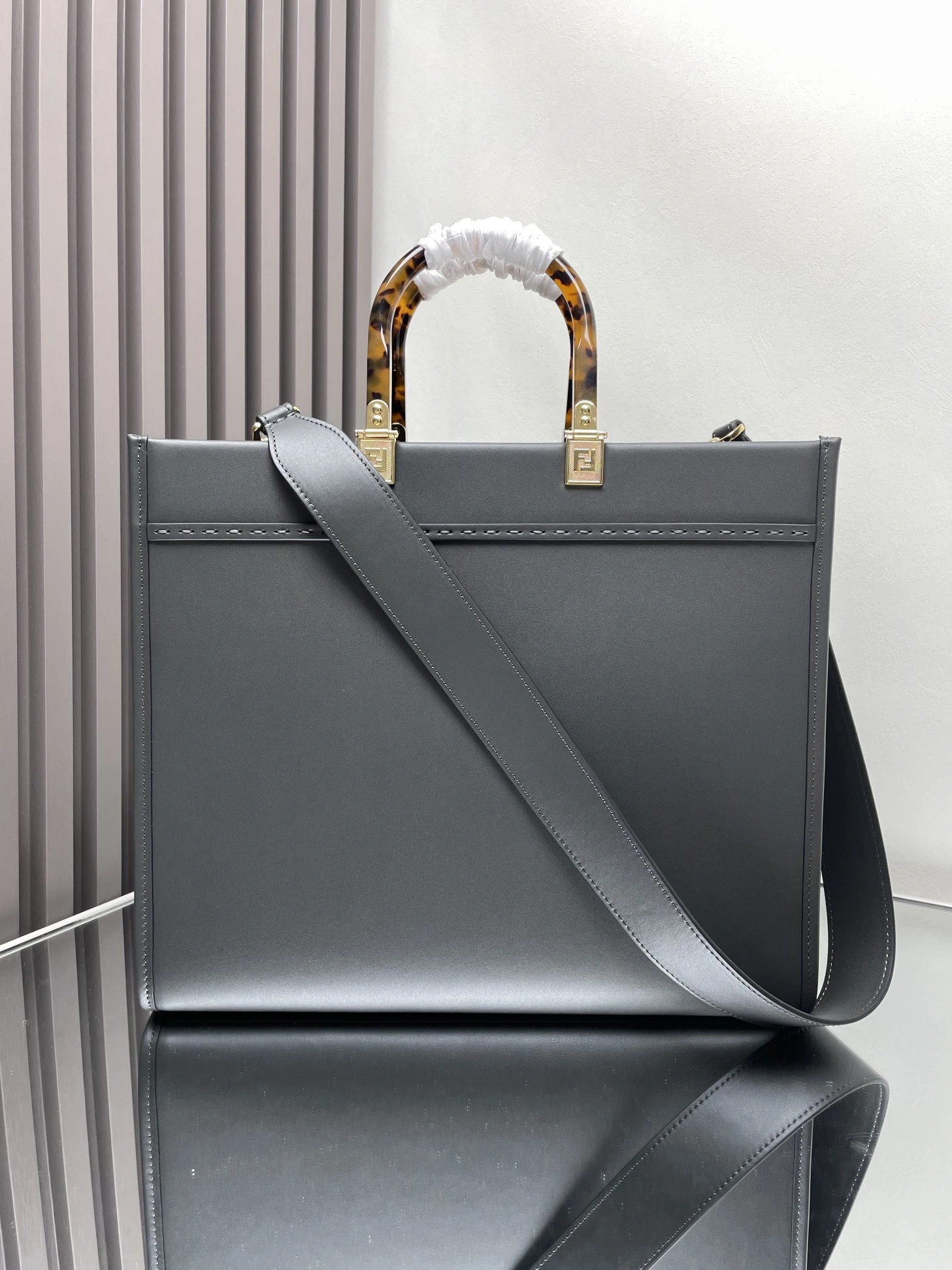 Practical Fendi Shopping Bags 69644