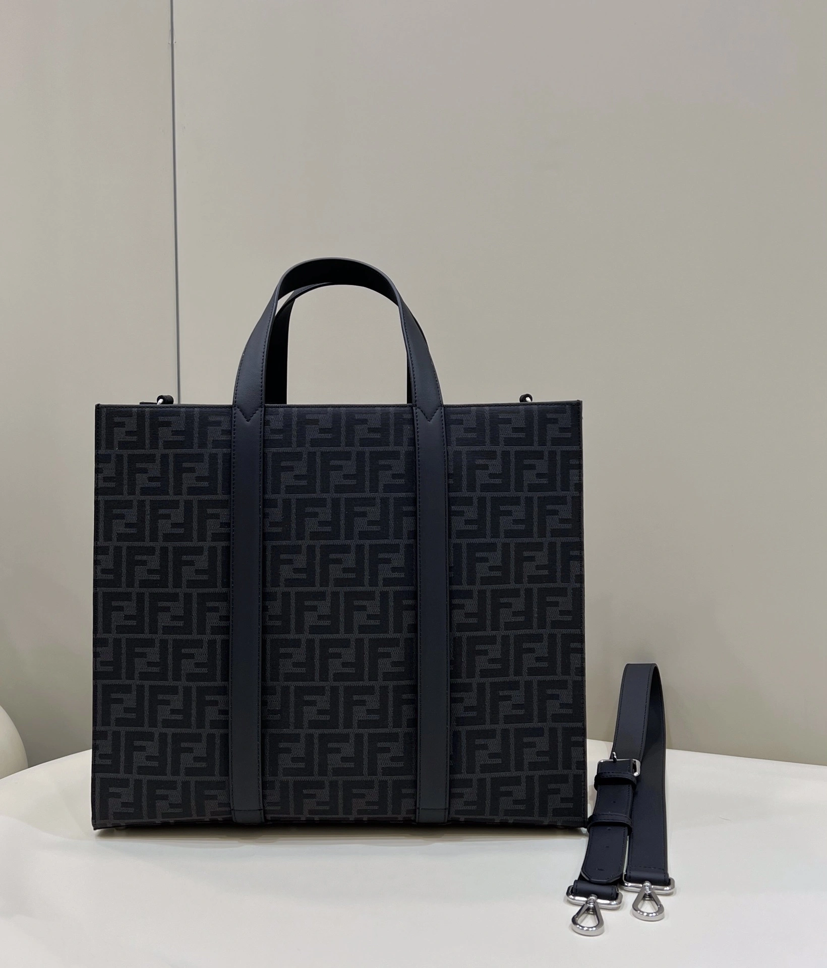 EasyMatch Fendi Shopping Bags 69640