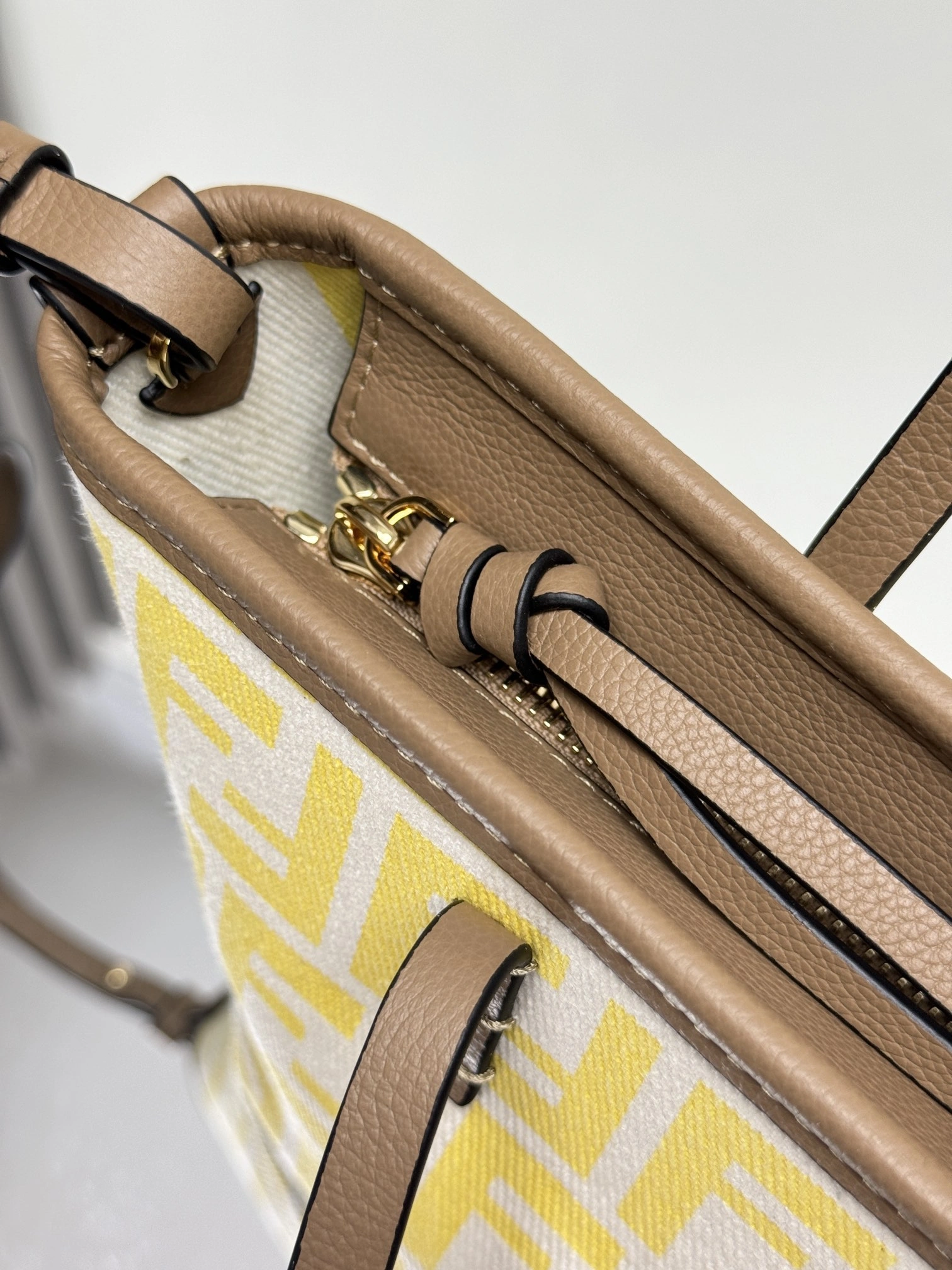 Fendi Shopping Bags Bright 69637