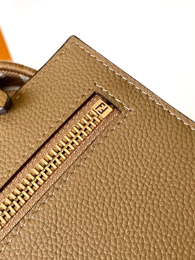 Fendi Shopping Bags FlexibleFit 57496