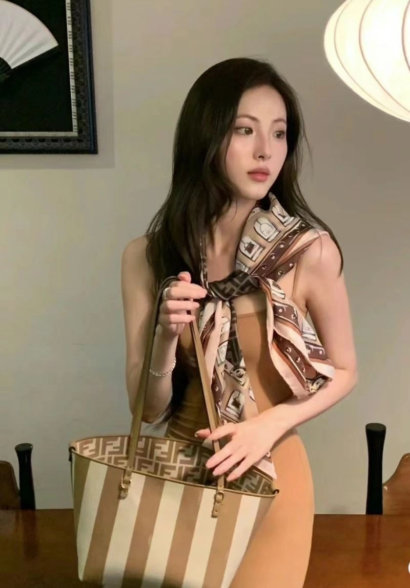 Fendi Shopping Bags Casual 57466