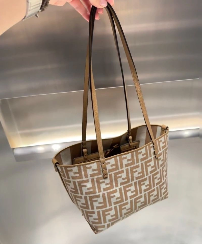 Fendi Shopping Bags Casual 57466