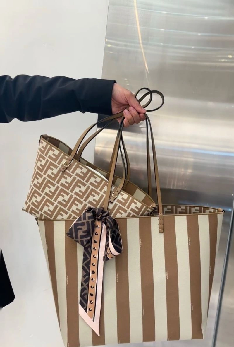 Fendi Shopping Bags Casual 57466