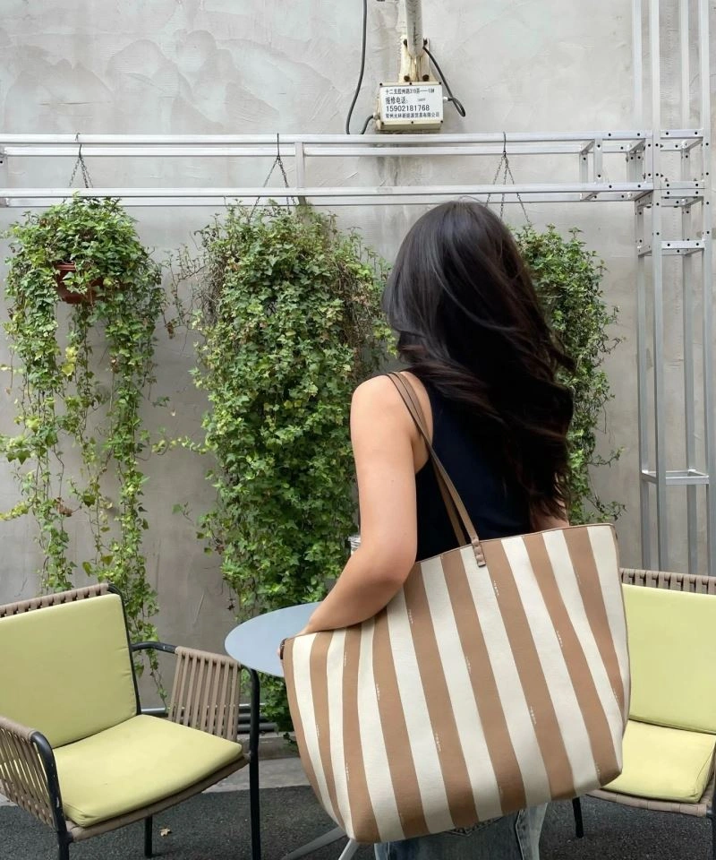 SmoothTexture Fendi Shopping Bags 57463