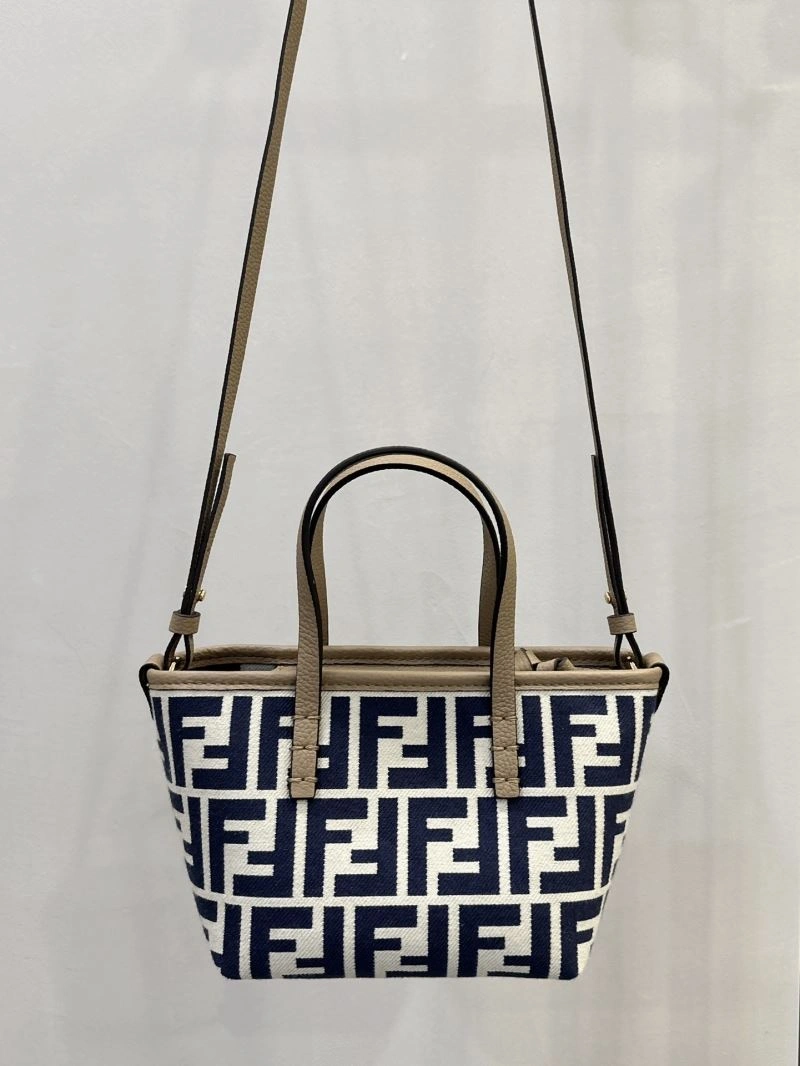 ZipUp Fendi Shopping Bags 57427
