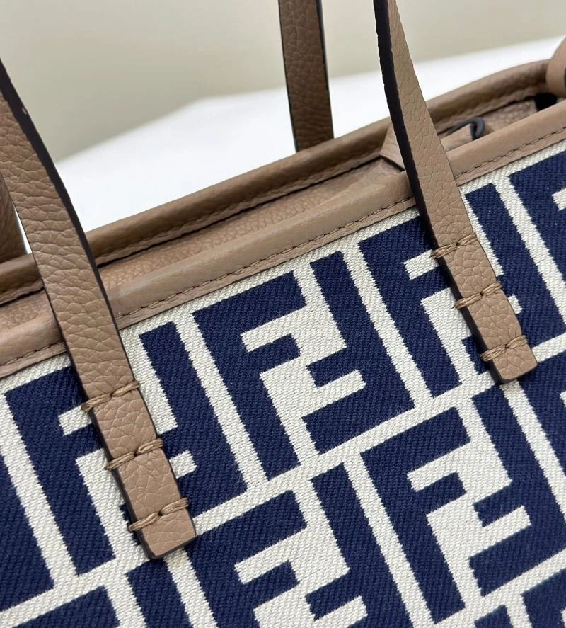 ZipUp Fendi Shopping Bags 57427