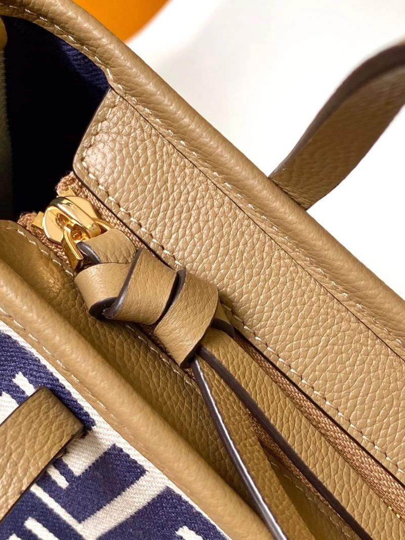 Fendi Shopping Bags Trendsetting 57407