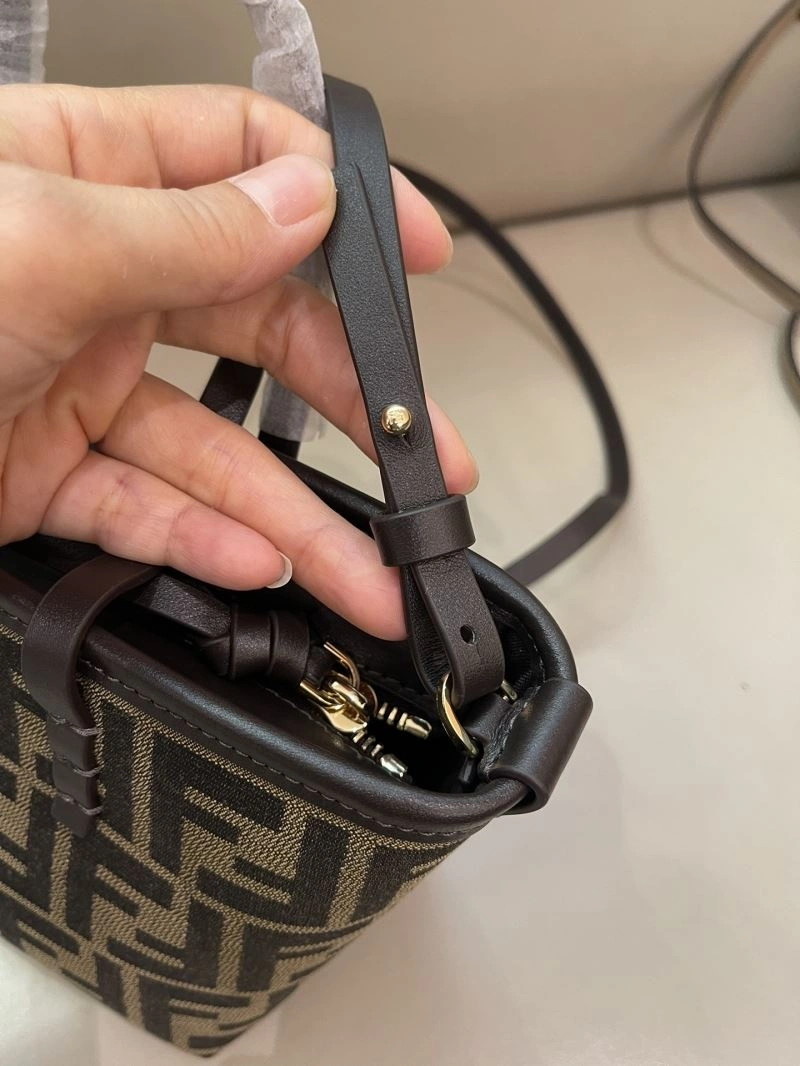 Comfortable Fendi Shopping Bags 57384