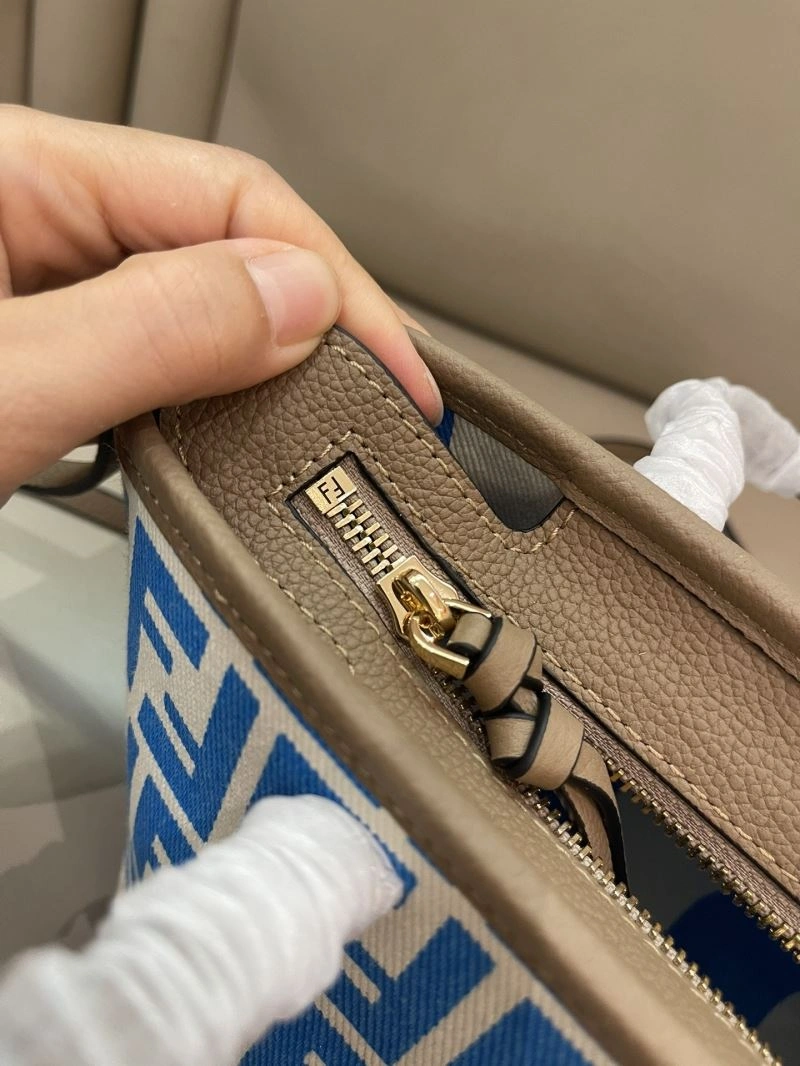 Chic Fendi Shopping Bags 57381