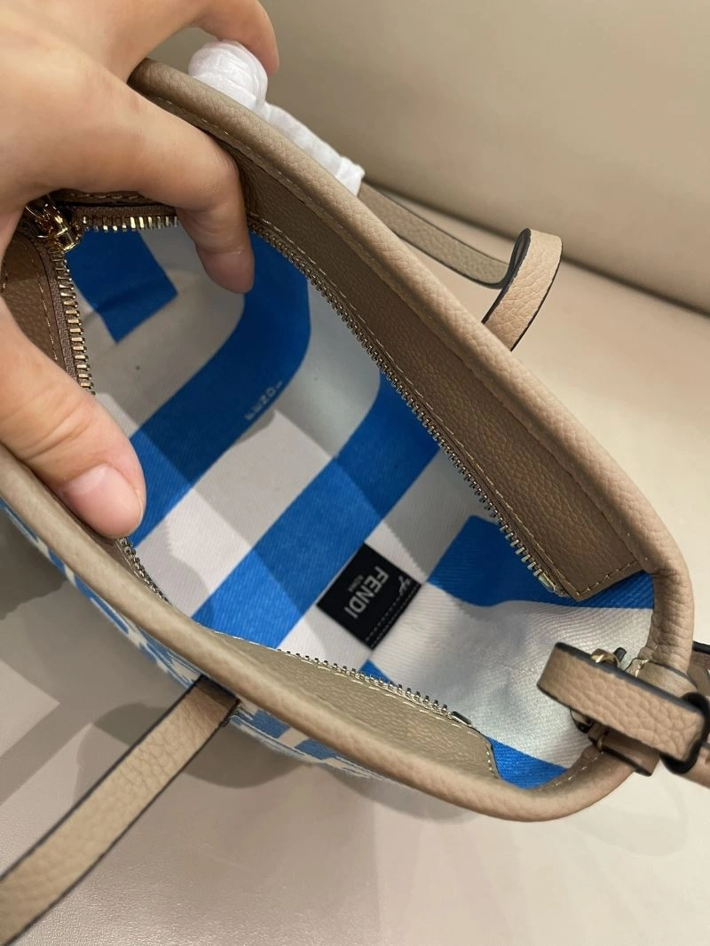 Chic Fendi Shopping Bags 57381