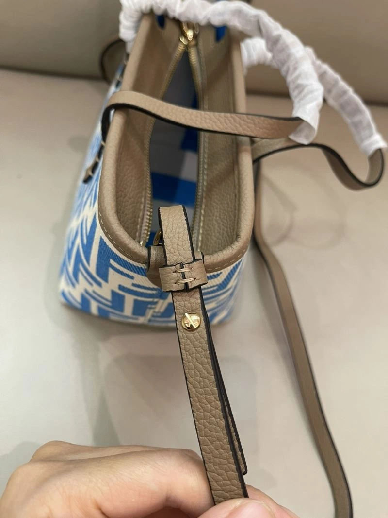 Chic Fendi Shopping Bags 57381