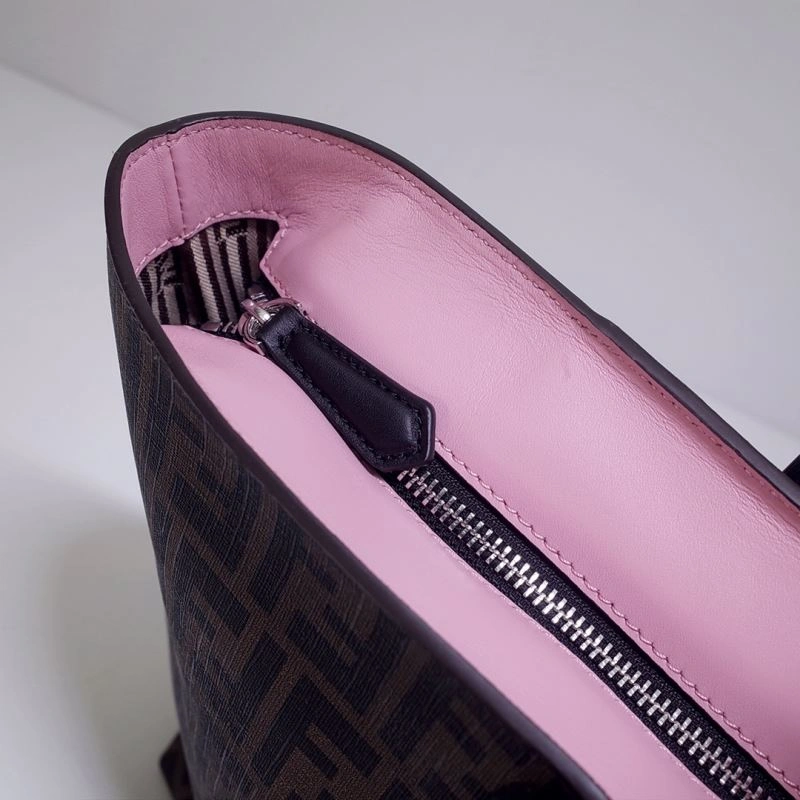 Fendi Shopping Bags WeatherProof 59317