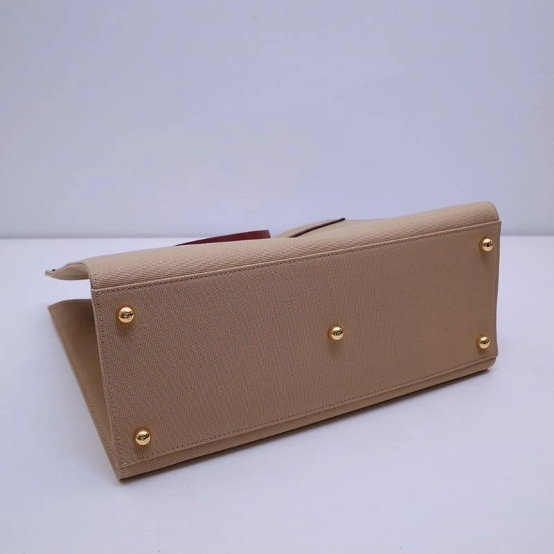 Fendi Shopping Bags ModernLook 59276
