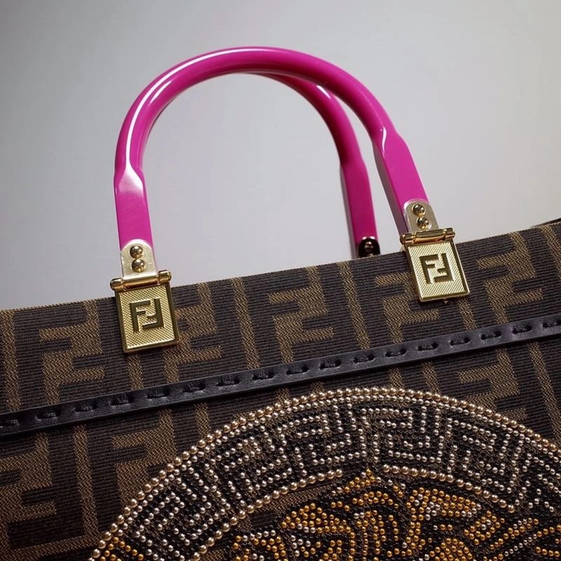 Functional Fendi Shopping Bags 59273