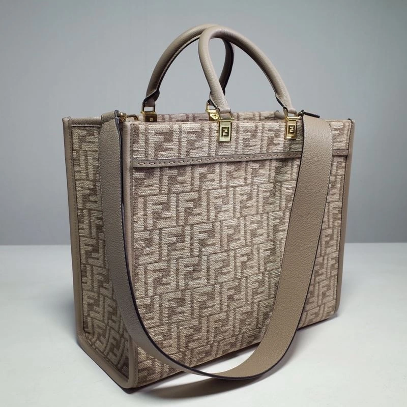Fendi Shopping Bags ZipUp 59269