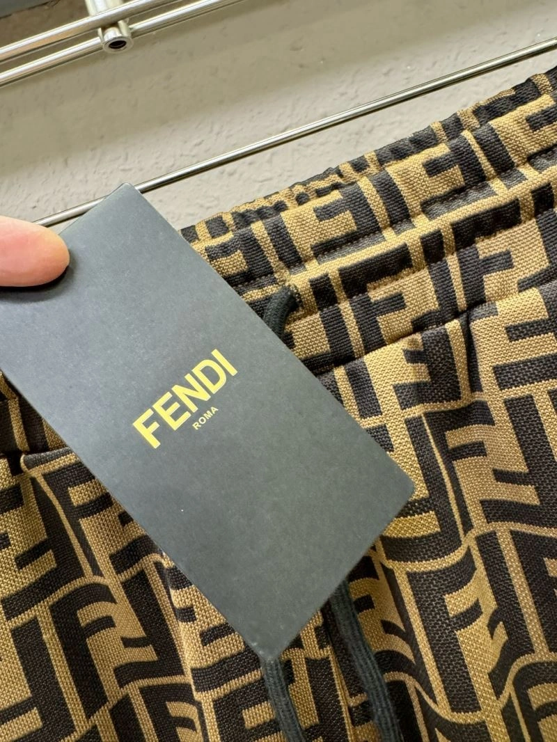 Fendi Short Pants Lightweight 122900