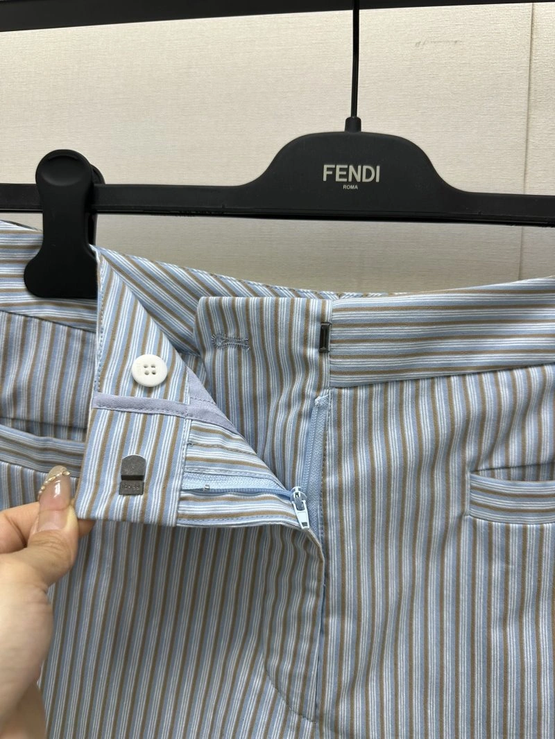 Trendsetting Fendi Short Pants 120456