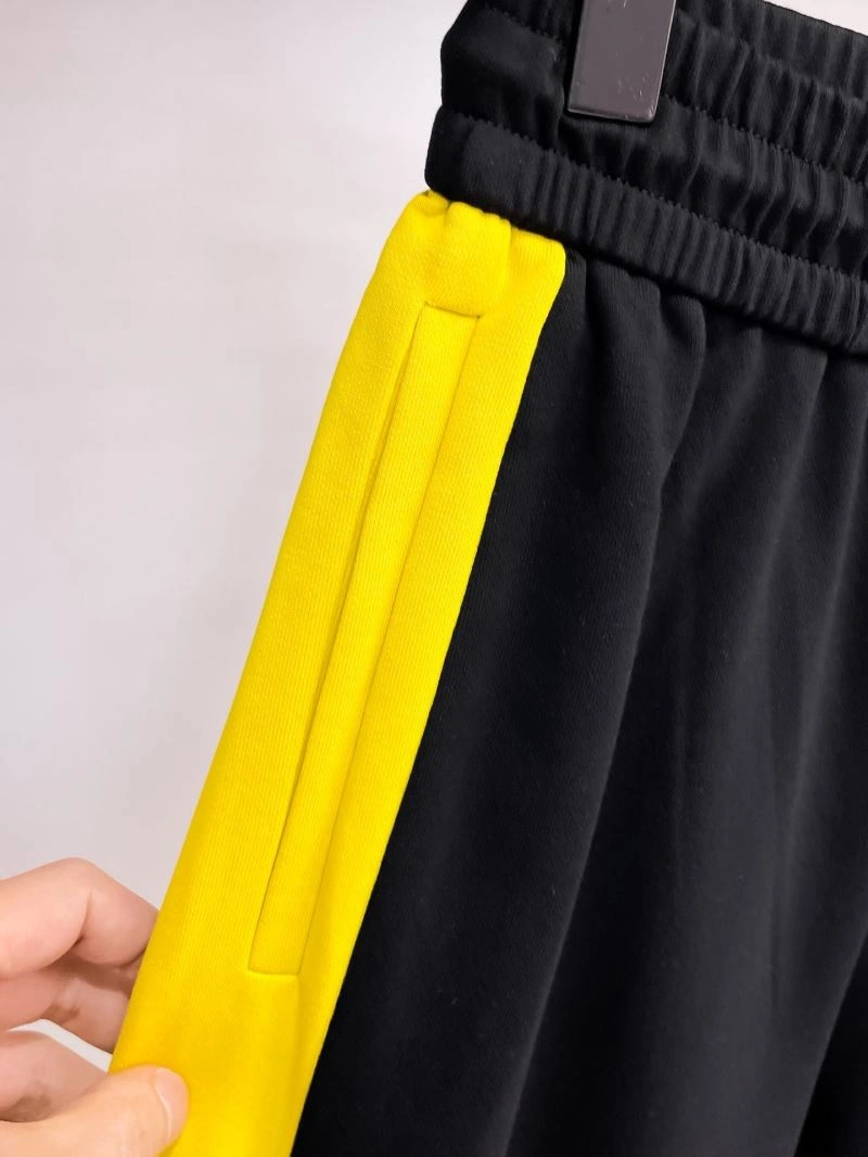 WrinkleFree Fendi Short Pants 121506