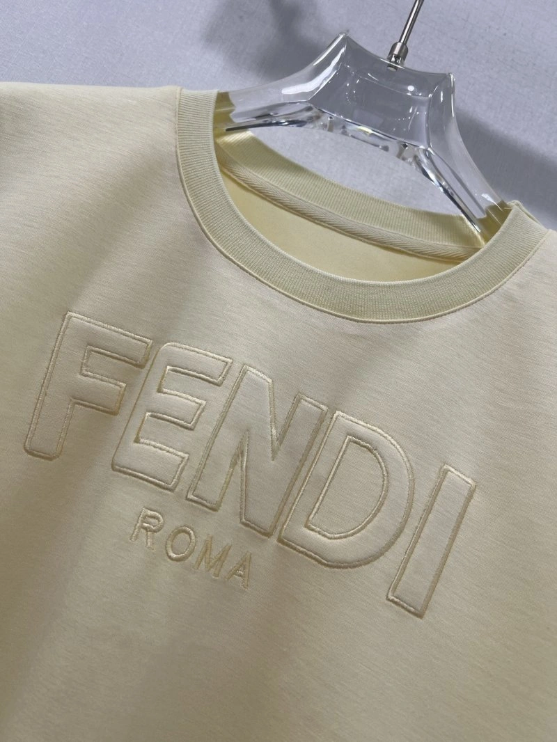 Fendi Short Suits Breathable 120766