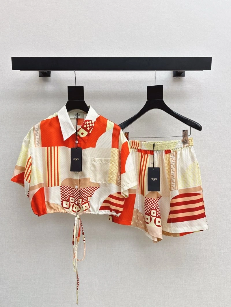 Breathable Fendi Short Suits 120454
