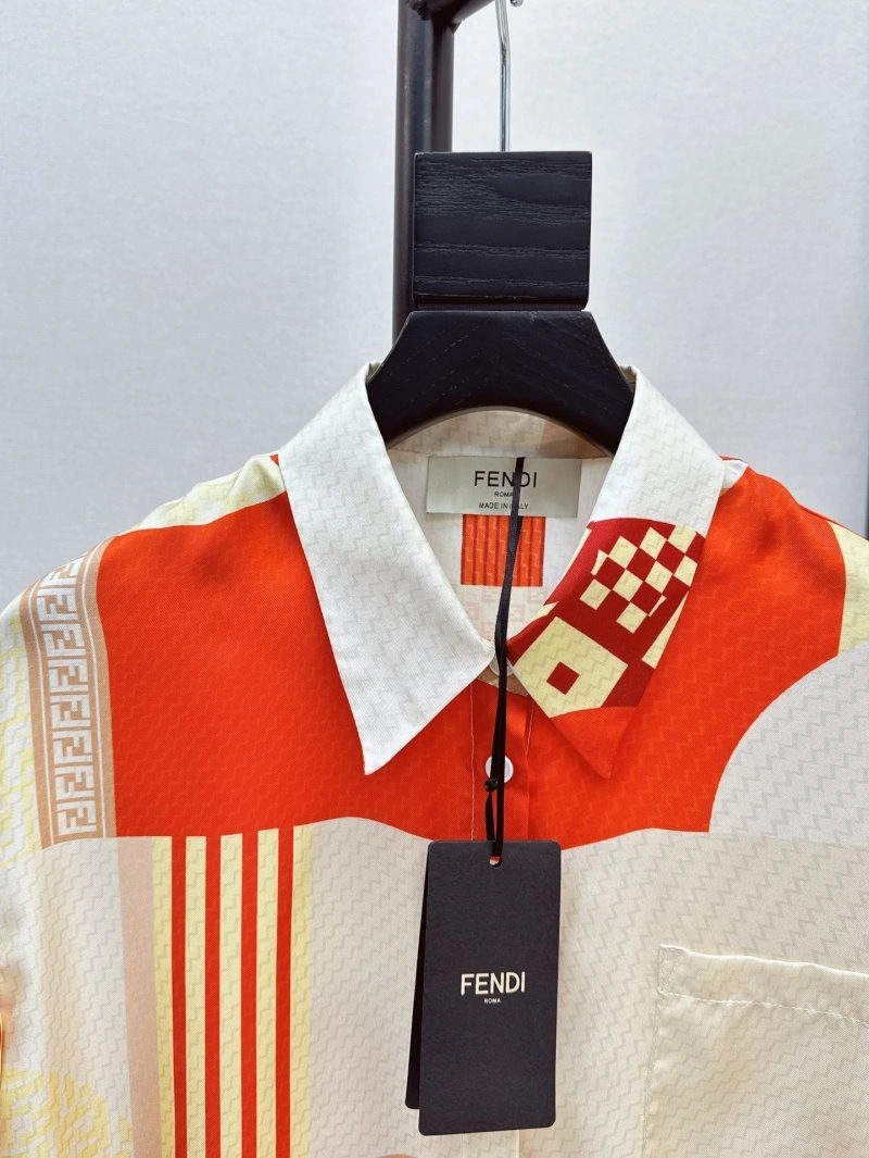 Breathable Fendi Short Suits 120454