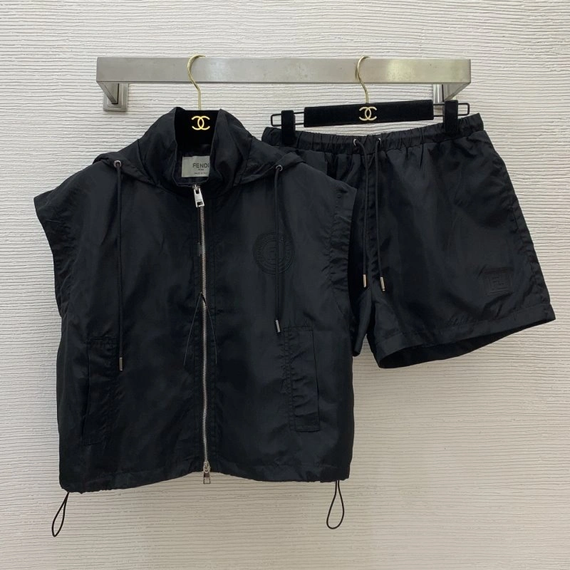 Chic Fendi Short Suits 120435