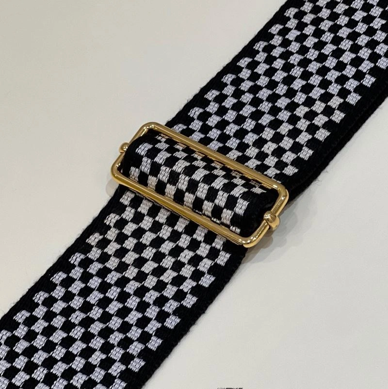 Casual Fendi Shoulder Straps 57344
