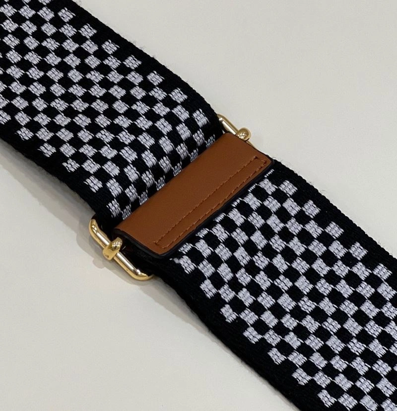 Casual Fendi Shoulder Straps 57344