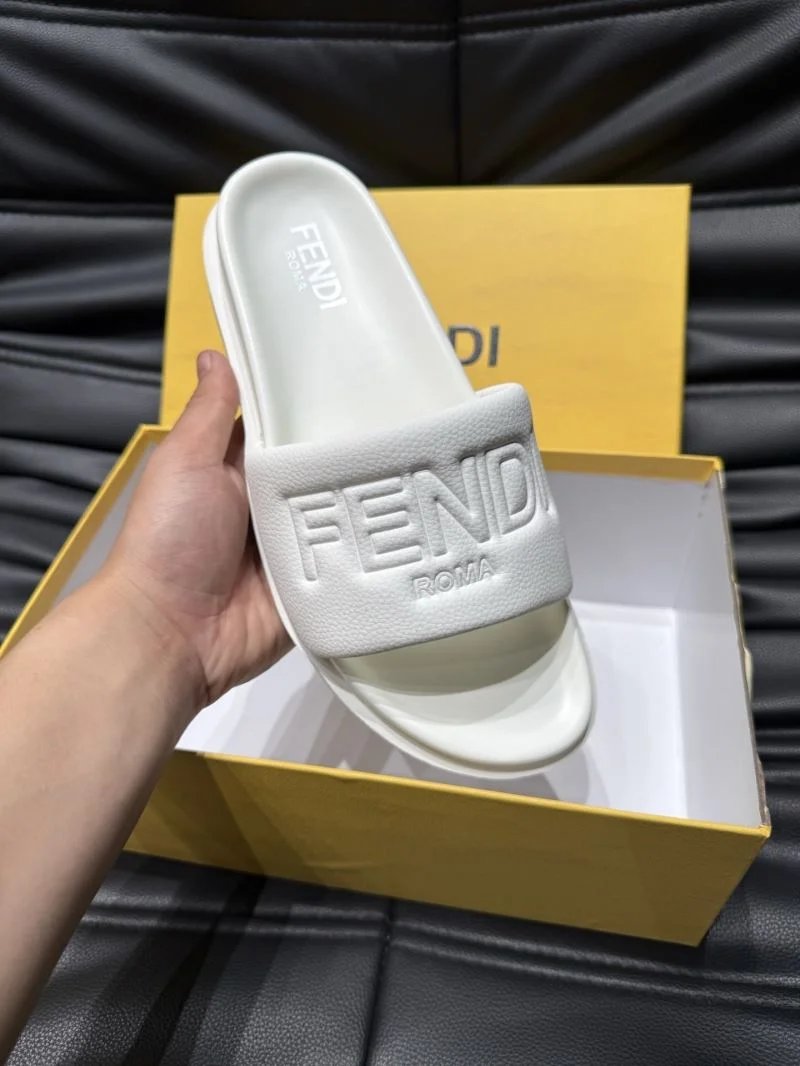 Sleek Fendi Slippers 23187
