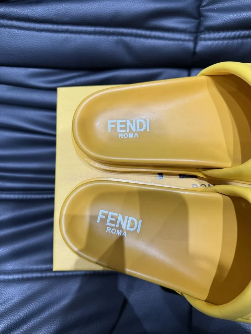 Fendi Slippers UrbanStyle 23191